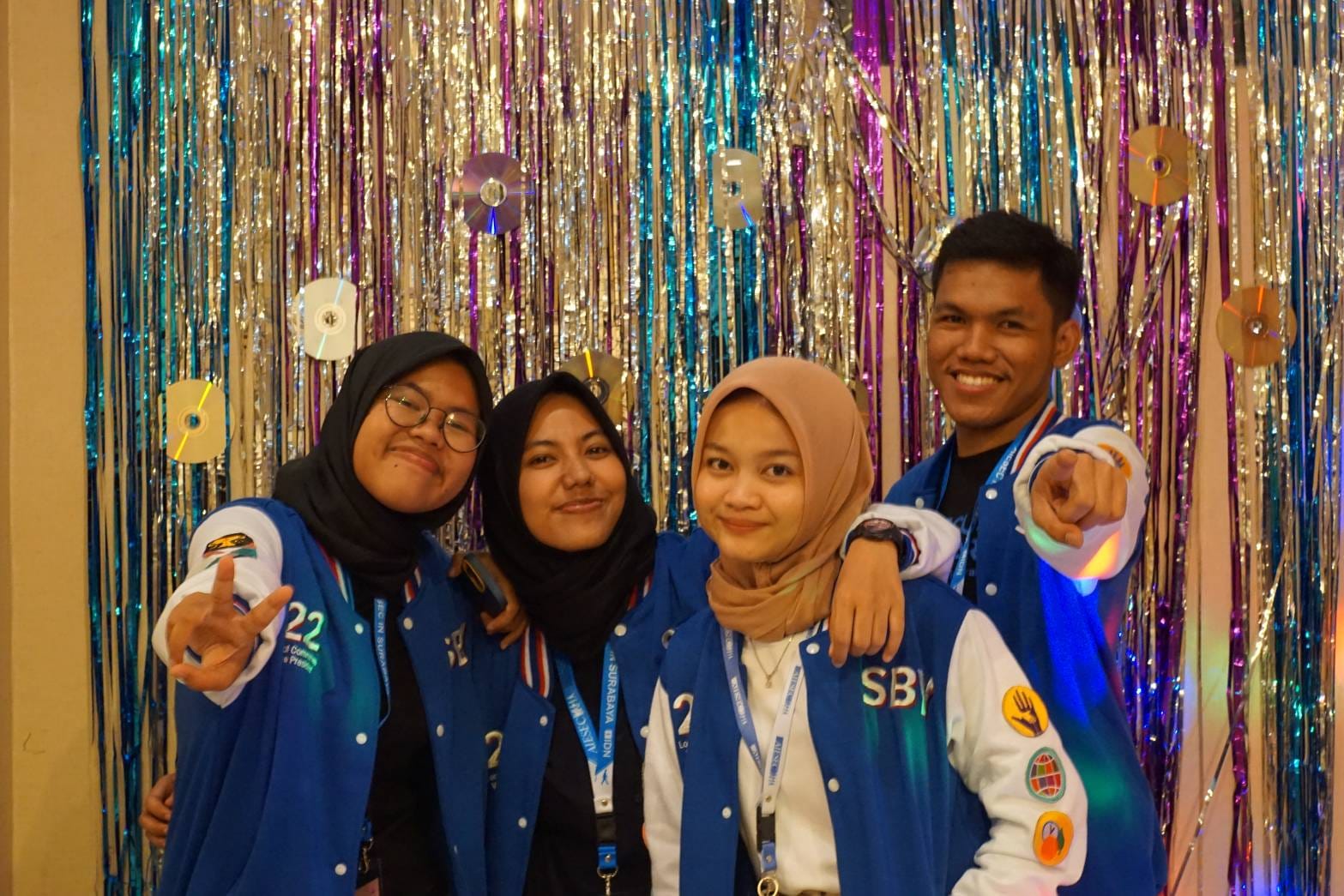 Kenapa Jaket Varsity Menjadi Pilihan Favorit untuk Jaket Angkatan?